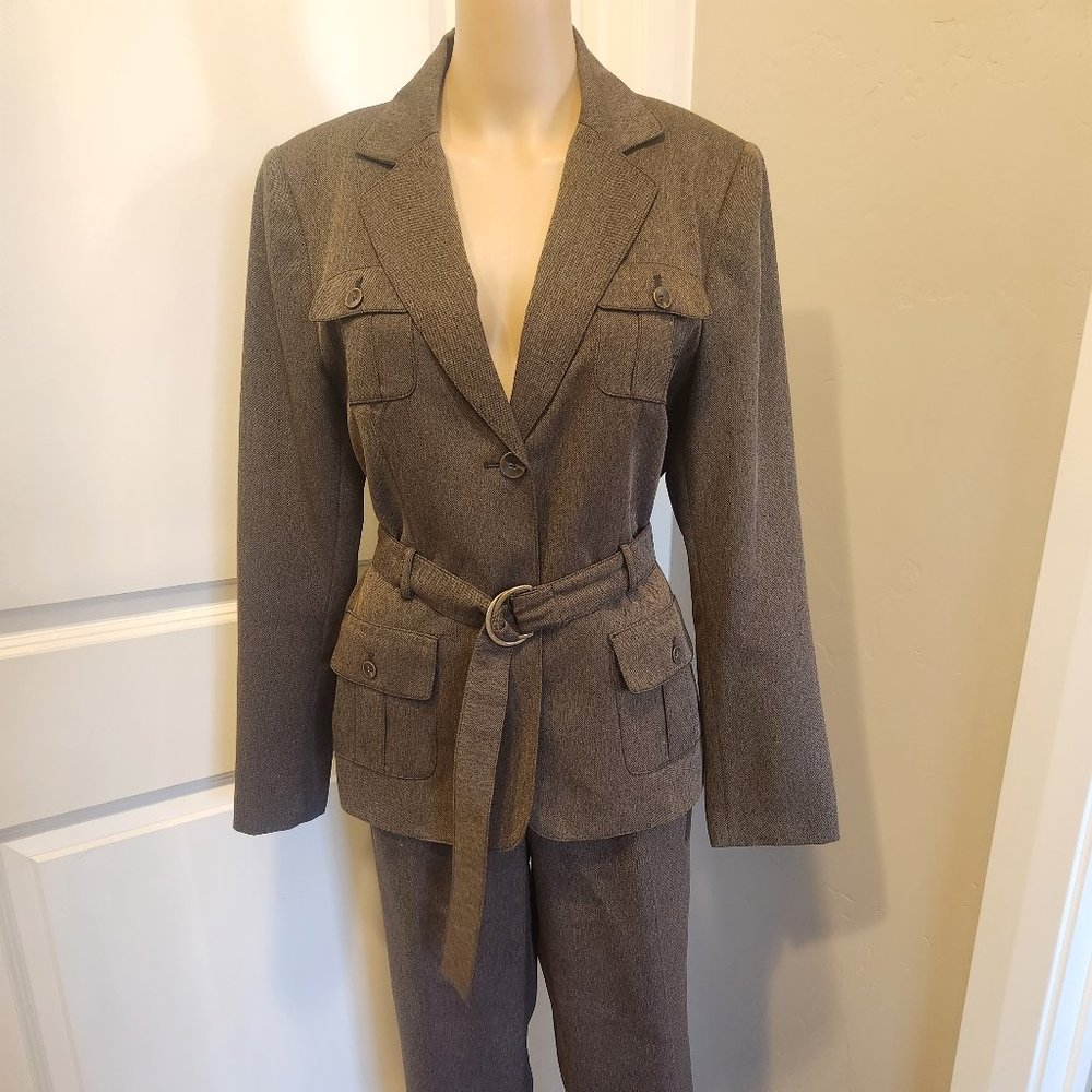 Emily Brown, Safari Style Pantsuit w/Belt - Sz 12